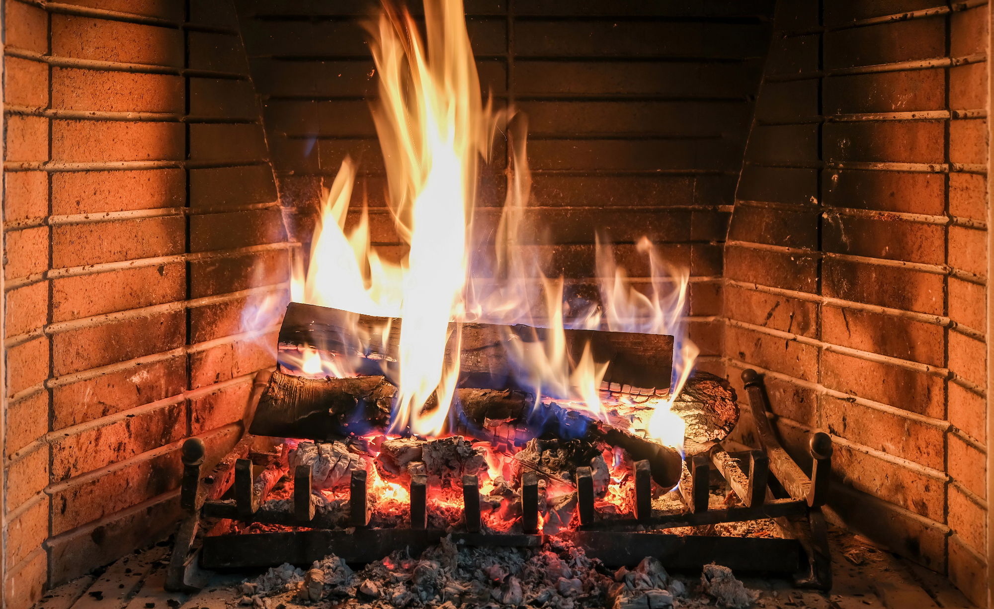 Danes so vgradni kamini vredni navdušenja